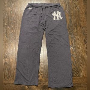 MLB Fitness size Medium NYY long pants